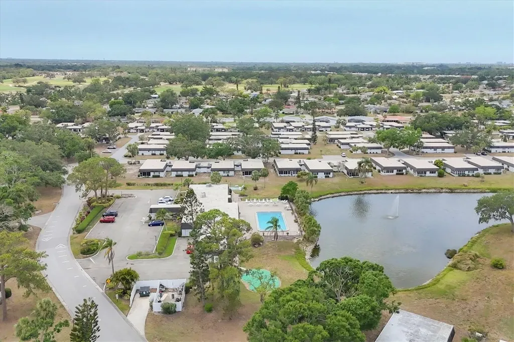 3823 Glen Oaks Drive E Sarasota FL 34232
