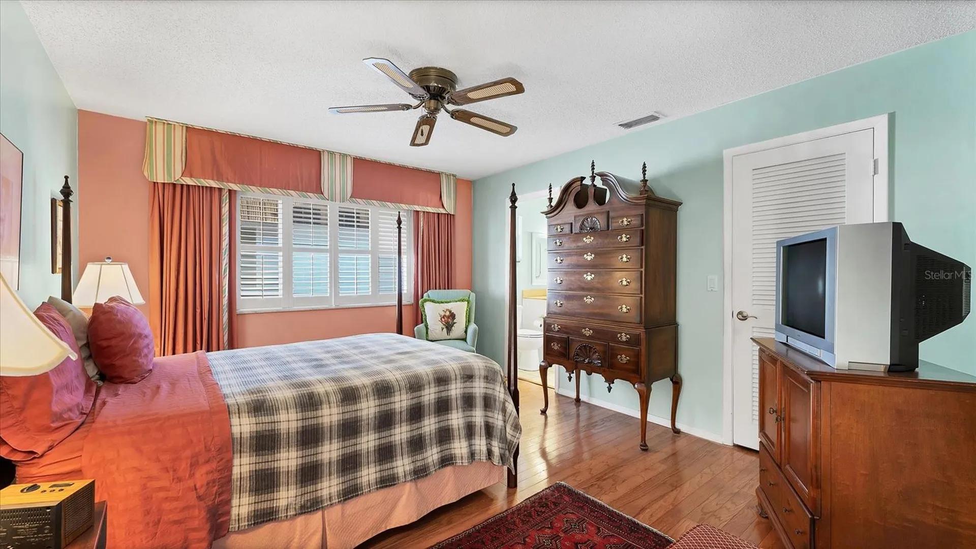 3823 Glen Oaks Drive E Sarasota FL 34232