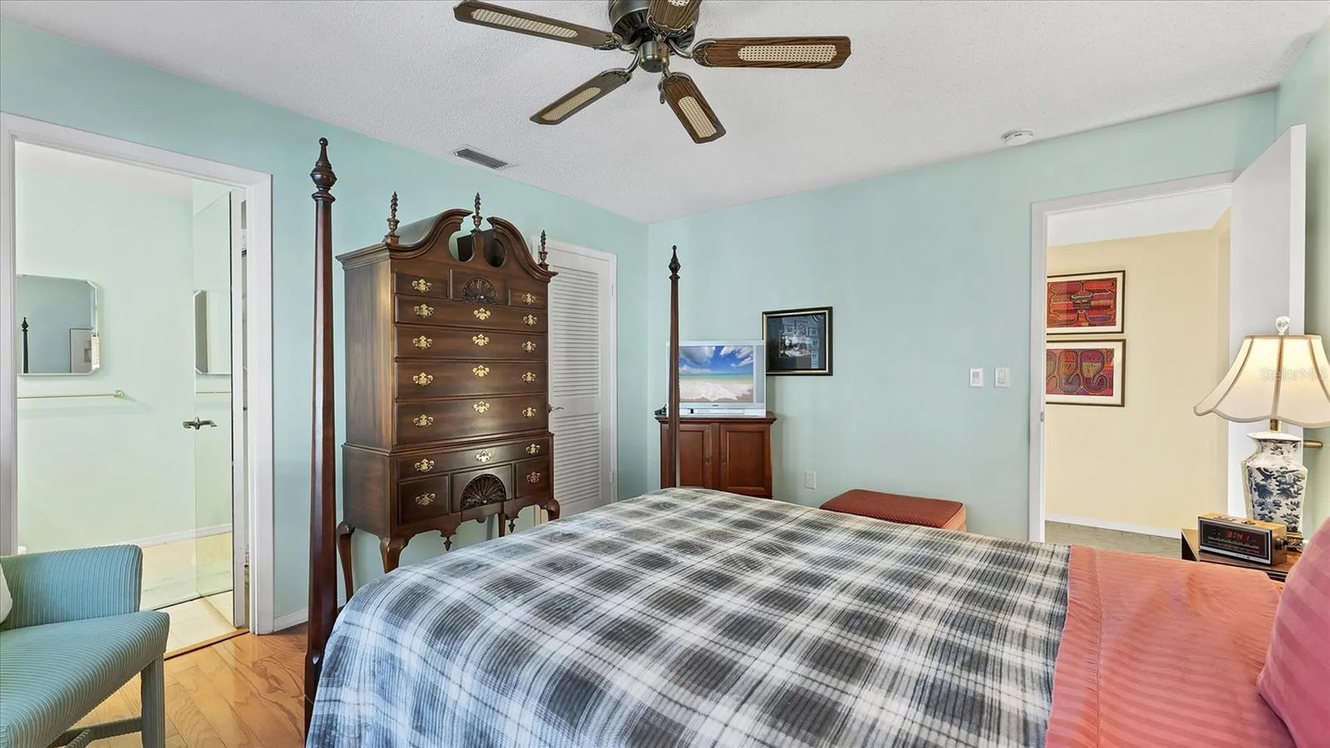 3823 Glen Oaks Drive E Sarasota FL 34232