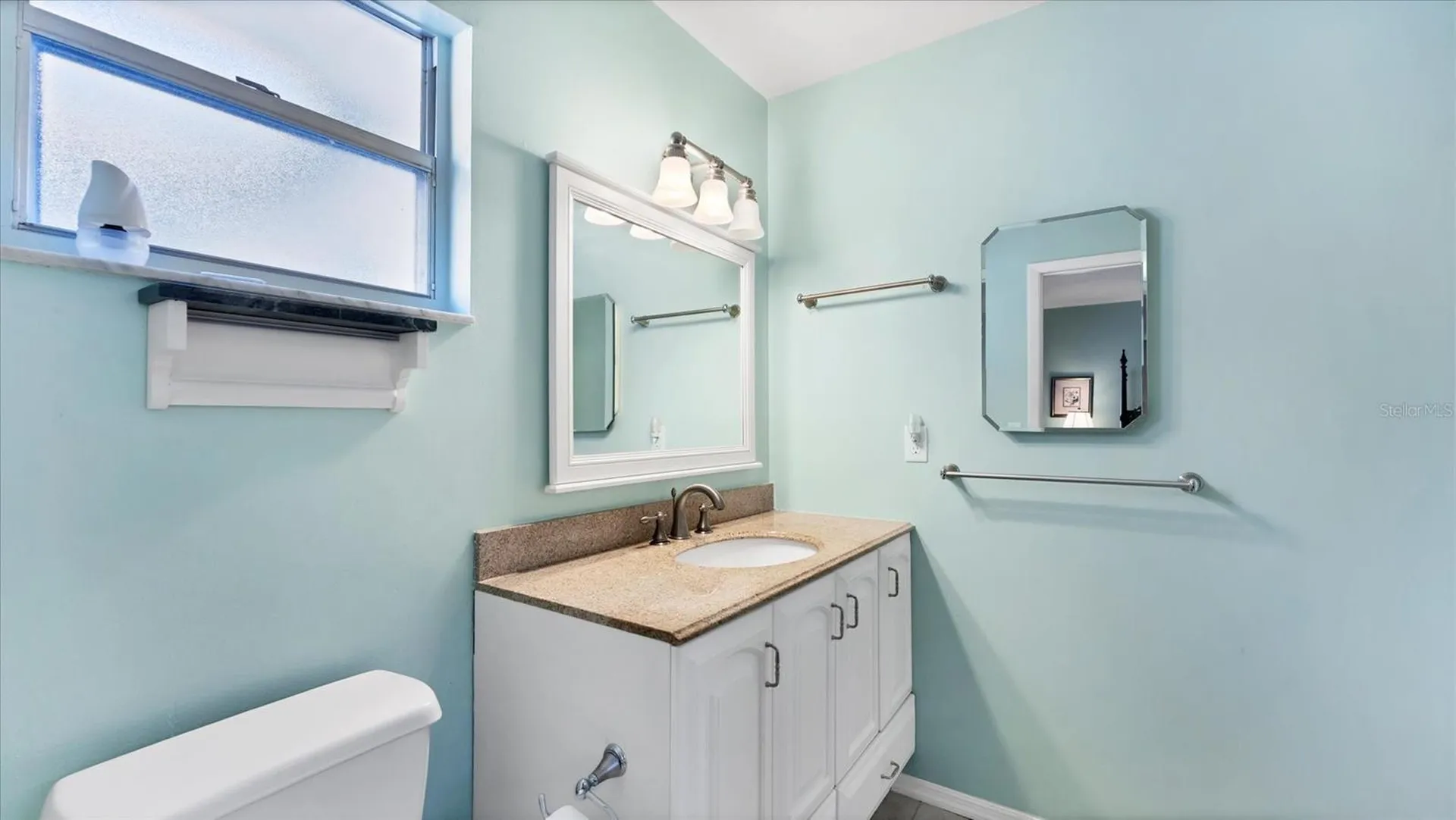 3823 Glen Oaks Drive E Sarasota FL 34232