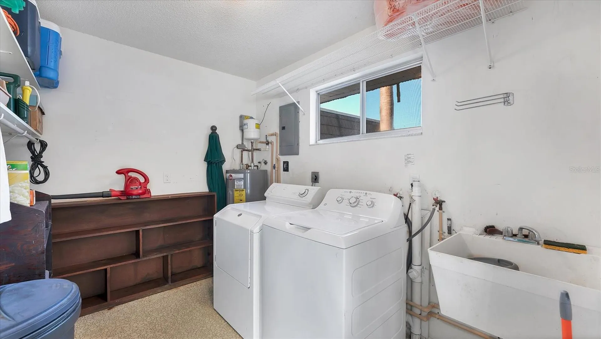 3823 Glen Oaks Drive E Sarasota FL 34232