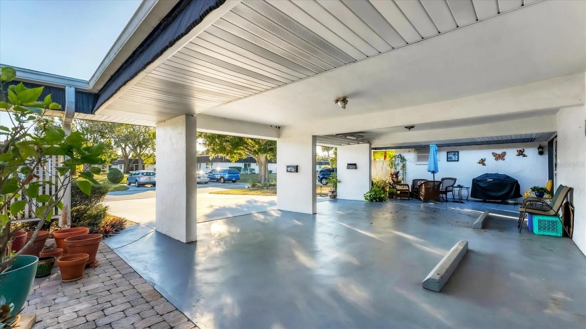 3823 Glen Oaks Drive E Sarasota FL 34232