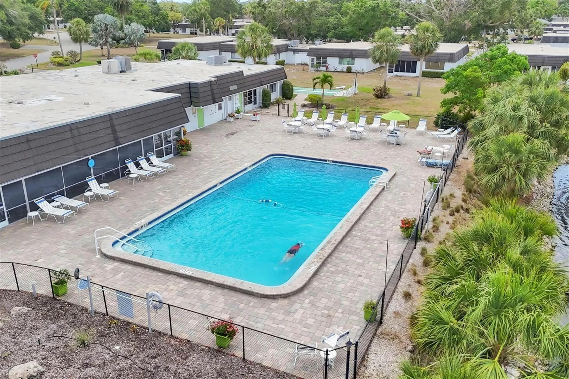3823 Glen Oaks Drive E Sarasota FL 34232