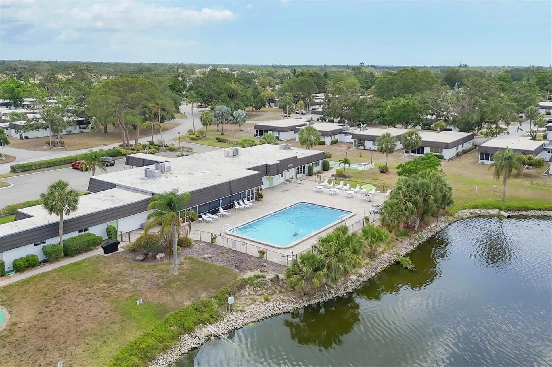 3823 Glen Oaks Drive E Sarasota FL 34232