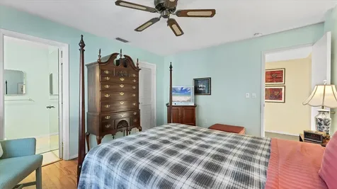 3823 Glen Oaks Drive E Sarasota FL 34232