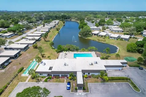 3823 Glen Oaks Drive E Sarasota FL 34232