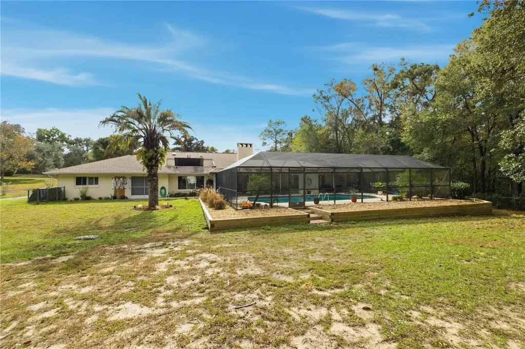 9825 SW 202 Avenue Road Dunnellon FL 34431