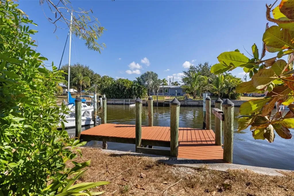 105 Cousley Drive SE Port Charlotte FL 33952