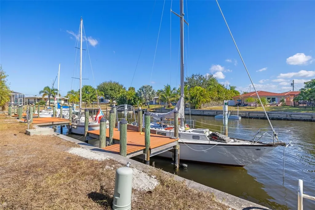 105 Cousley Drive SE Port Charlotte FL 33952