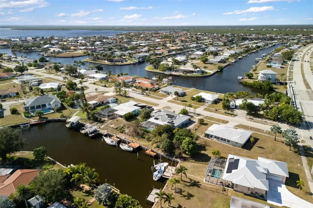 105 Cousley Drive SE Port Charlotte FL 33952