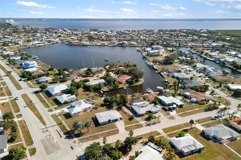 105 Cousley Drive SE Port Charlotte FL 33952