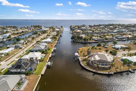 105 Cousley Drive SE Port Charlotte FL 33952