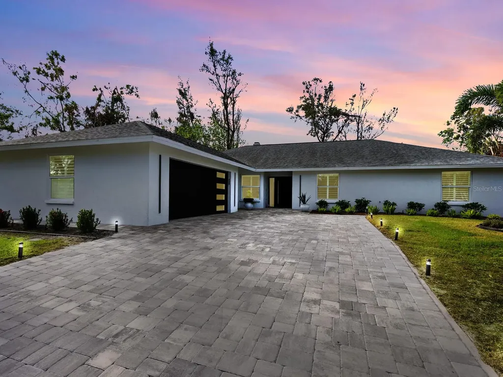 749 Tropical Circle Sarasota FL 34242