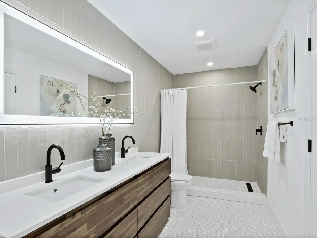 749 Tropical Circle Sarasota FL 34242