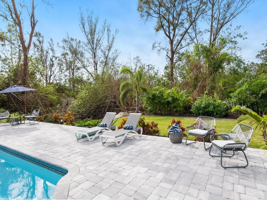 749 Tropical Circle Sarasota FL 34242