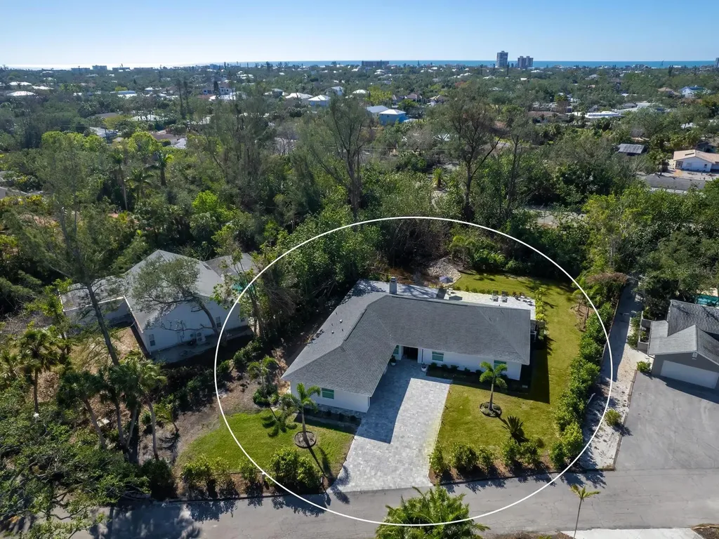 749 Tropical Circle Sarasota FL 34242