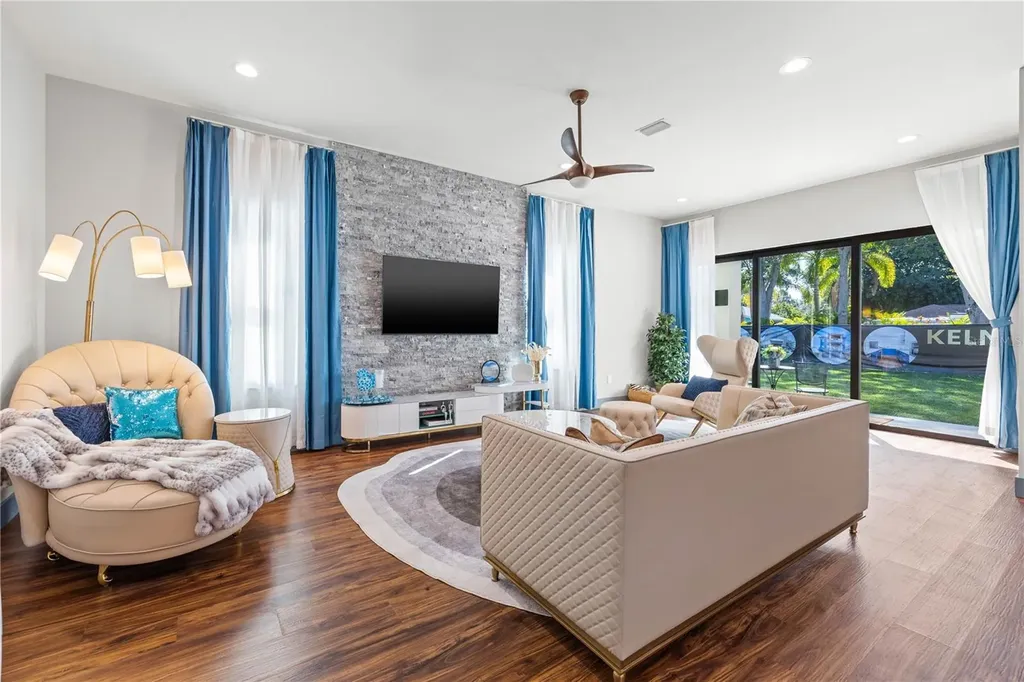 6325 11th Avenue S Gulfport FL 33707