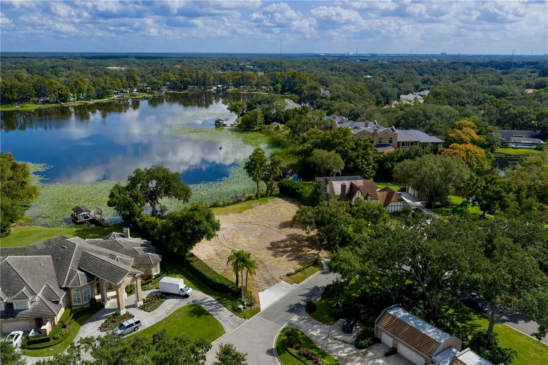 806 Taray De Avila Tampa FL 33613