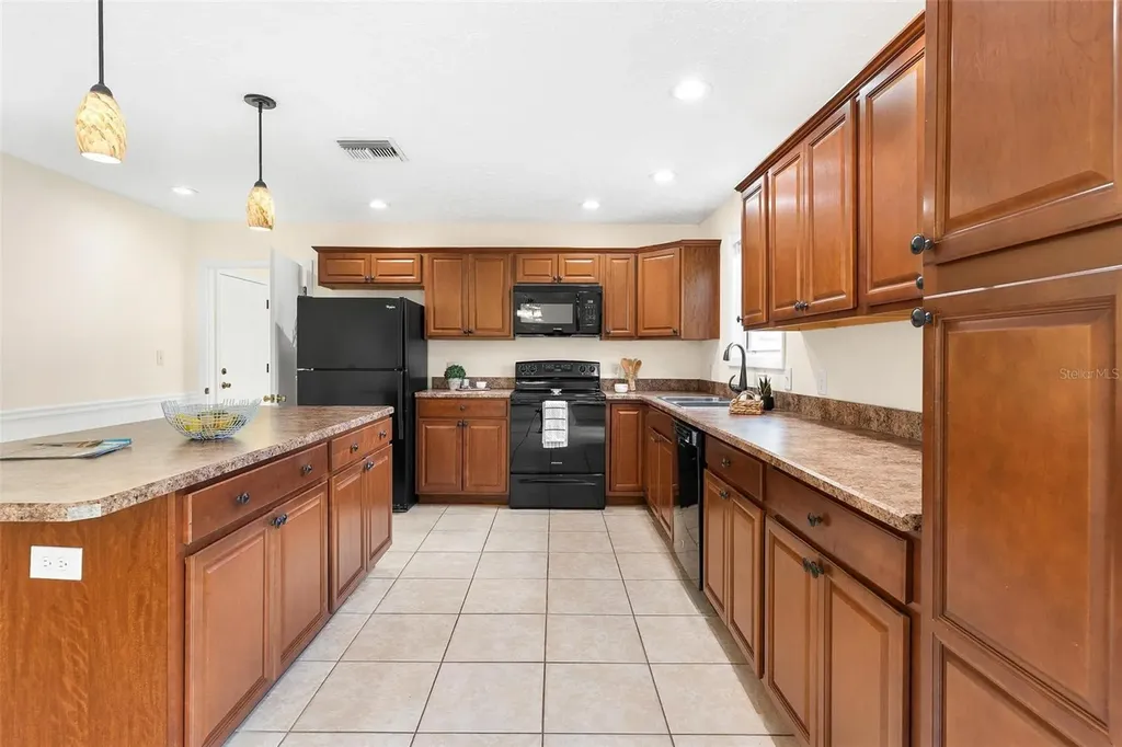 229 W Mcclendon Street Lady Lake FL 32159