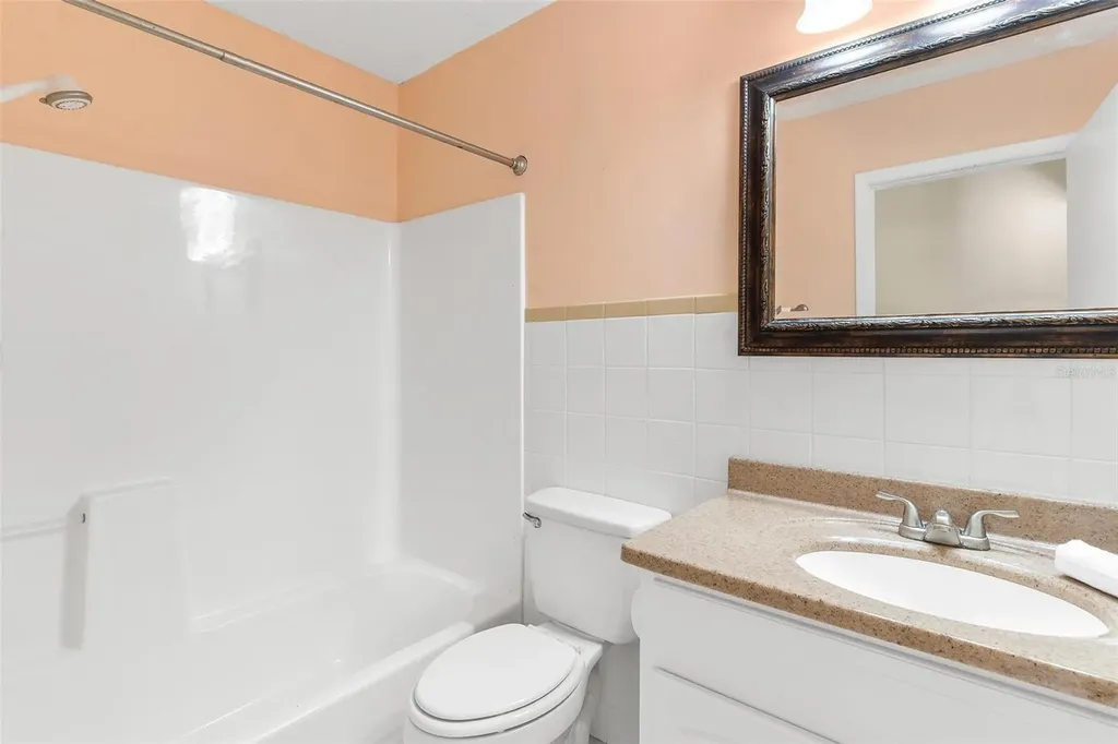 229 W Mcclendon Street Lady Lake FL 32159