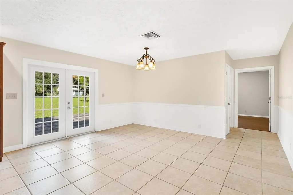 229 W Mcclendon Street Lady Lake FL 32159