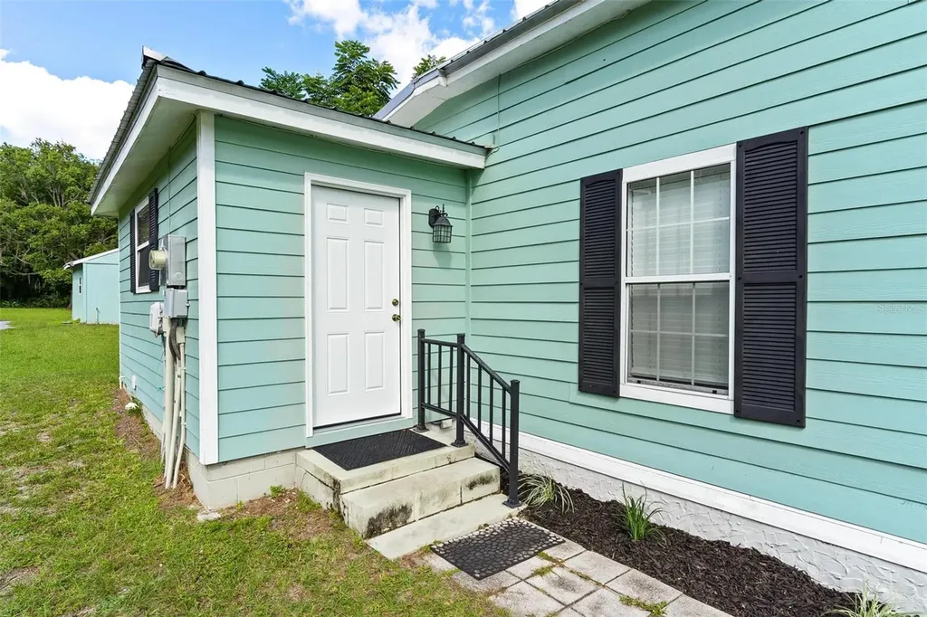 229 W Mcclendon Street Lady Lake FL 32159