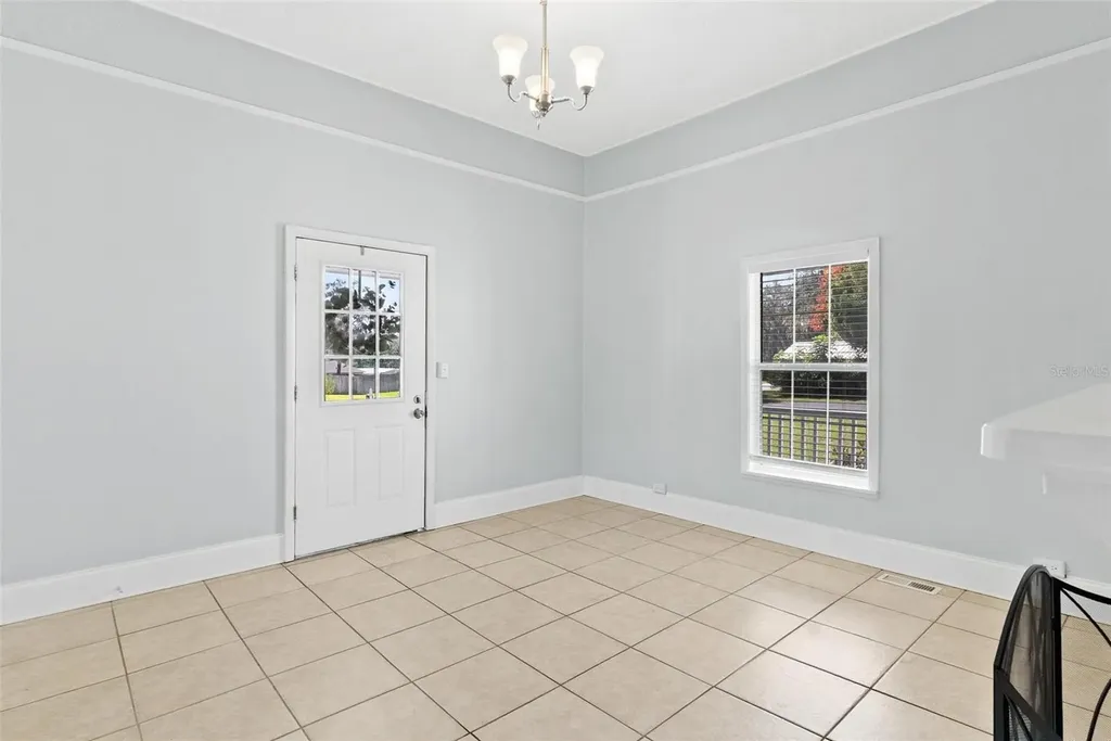 229 W Mcclendon Street Lady Lake FL 32159