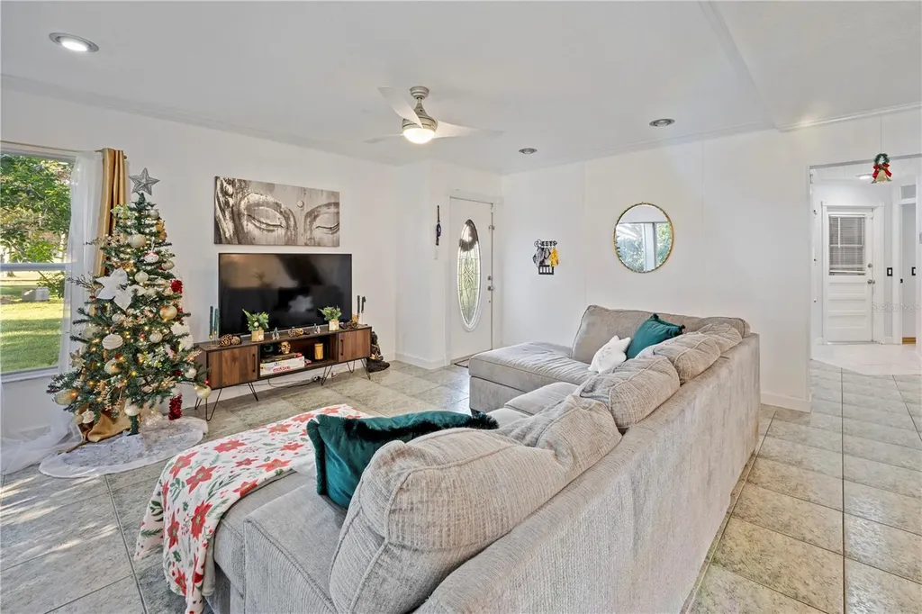 2649 Albion Avenue Orlando FL 32833
