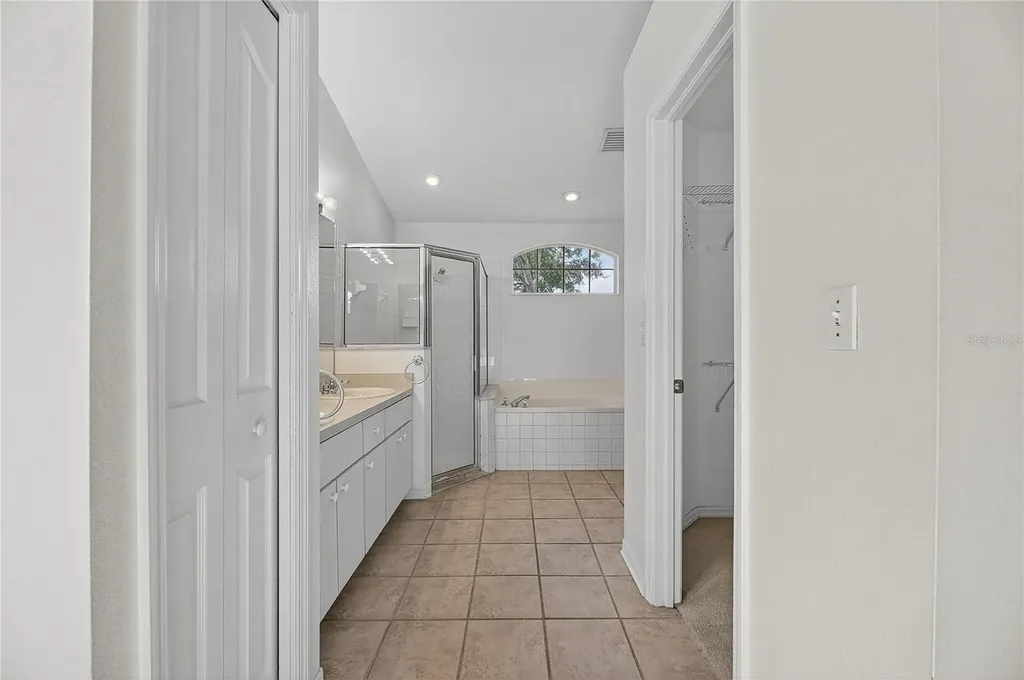 16604 Lake Heather Drive Tampa FL 33618