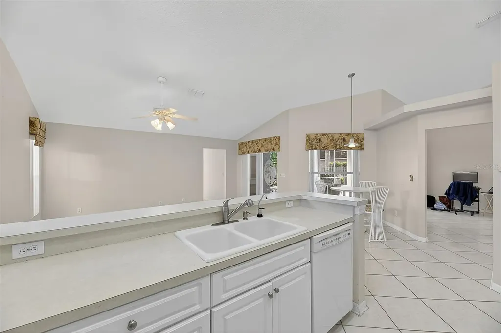 16604 Lake Heather Drive Tampa FL 33618