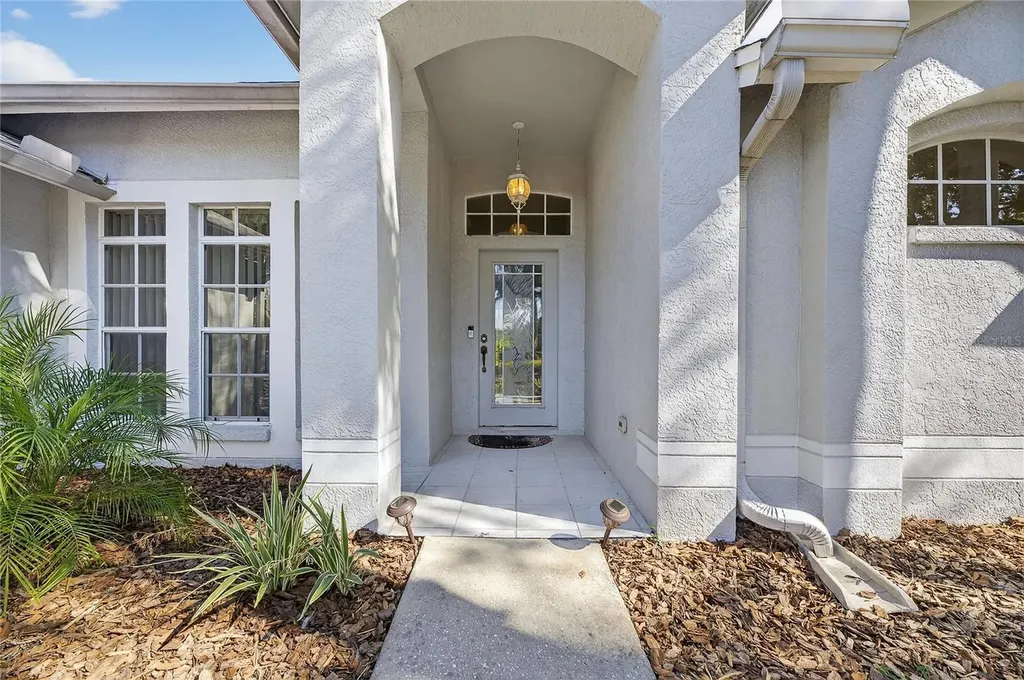 16604 Lake Heather Drive Tampa FL 33618