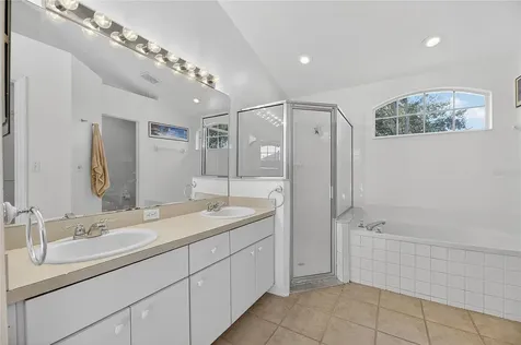 16604 Lake Heather Drive Tampa FL 33618
