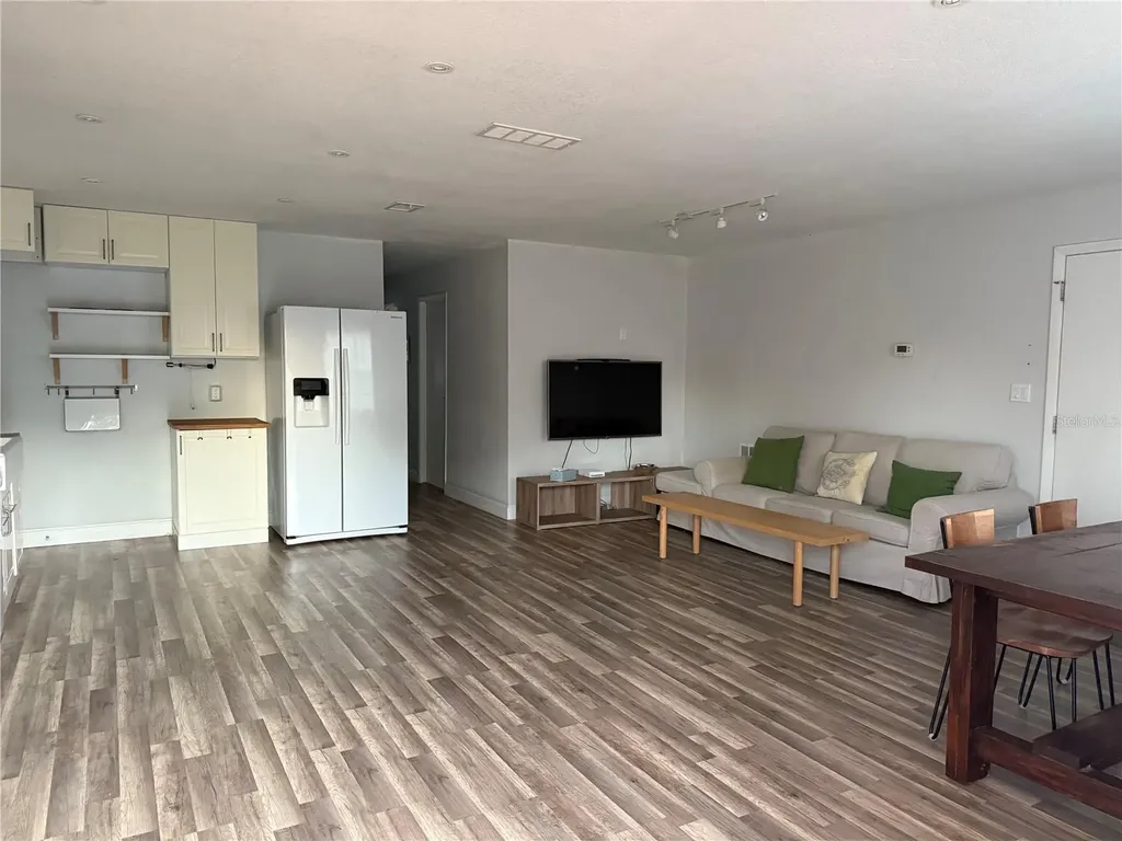 1009 Jamajo Boulevard Orlando FL 32803