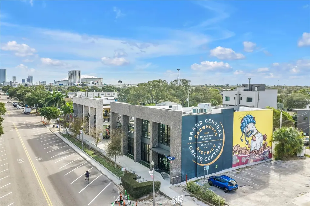 2848 Emerson Avenue S St Petersburg FL 33712
