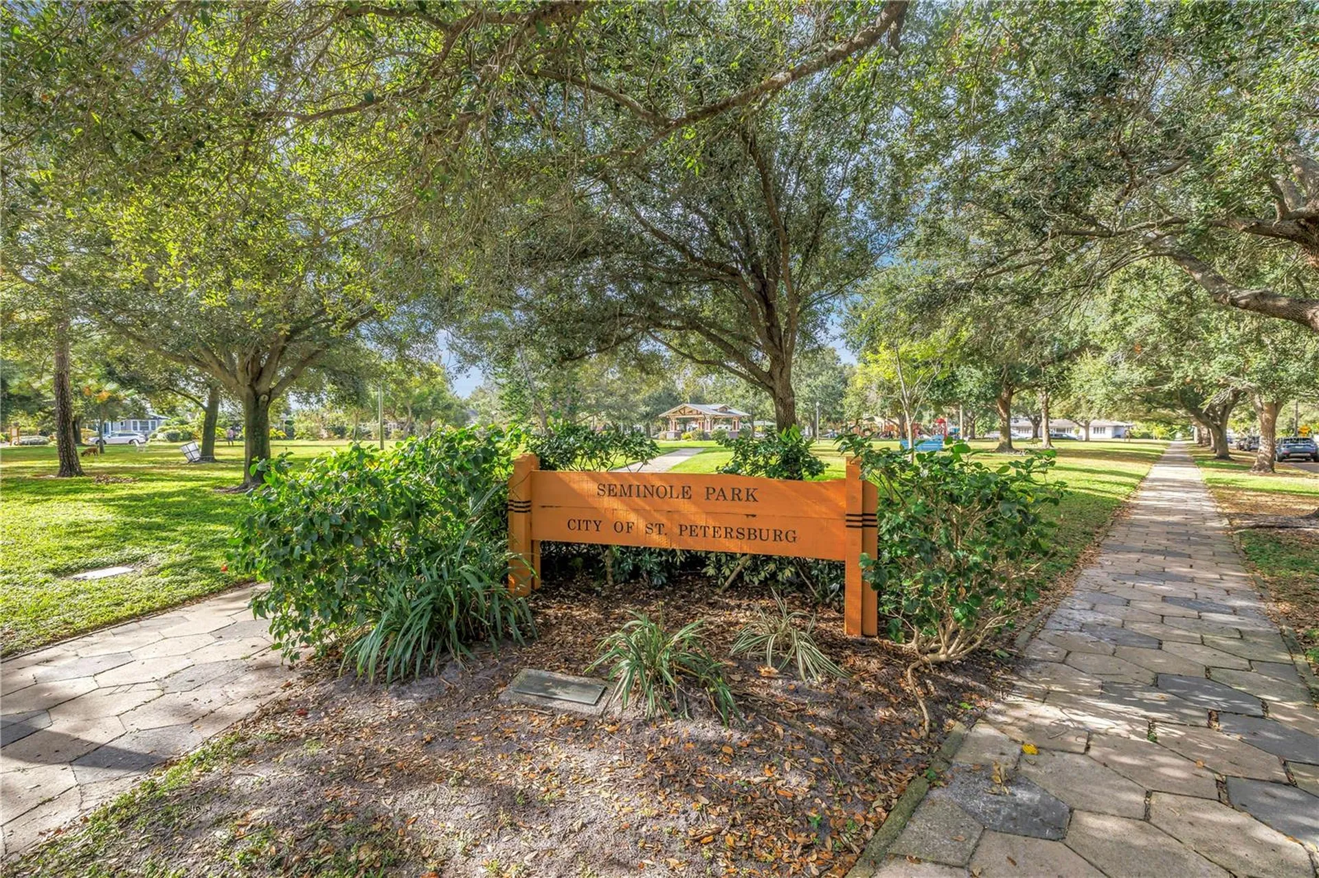 2848 Emerson Avenue S St Petersburg FL 33712