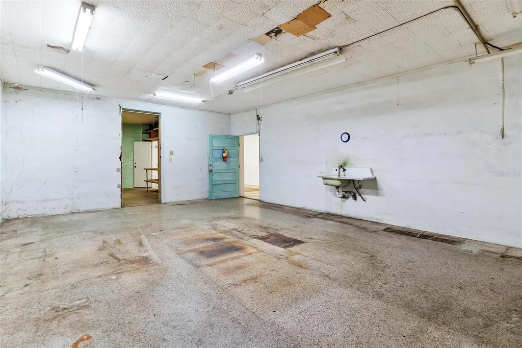 227 E Main Street Tavares FL 32778