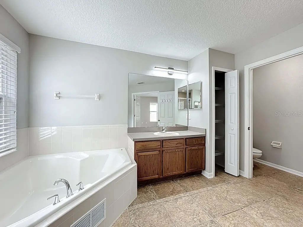 15612 Montesino Drive Orlando FL 32828
