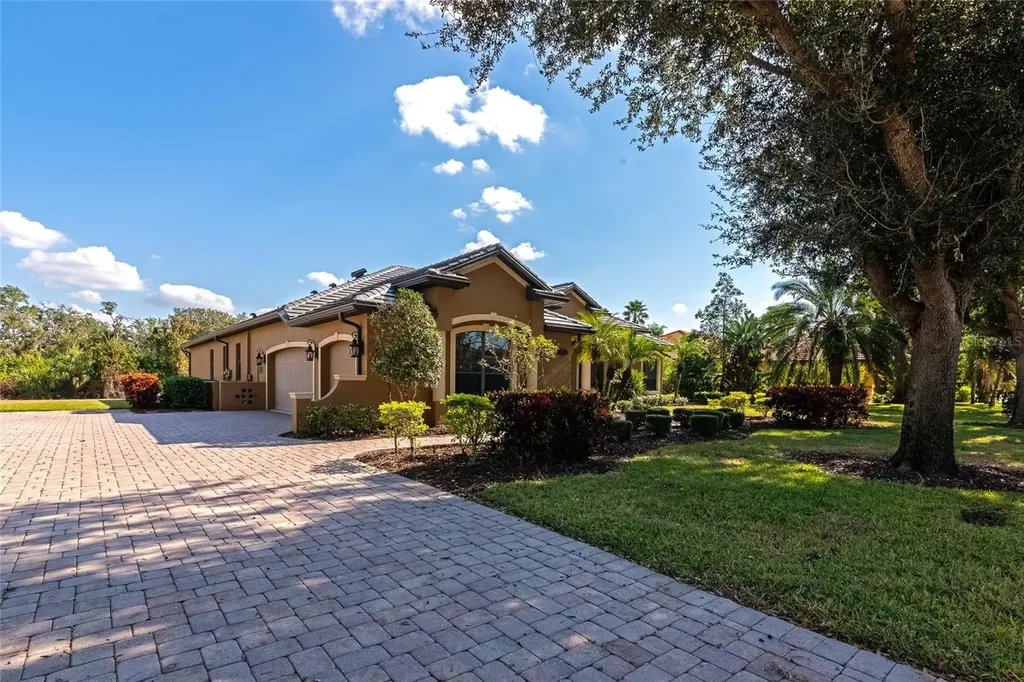 501 169th Court NE Bradenton FL 34212