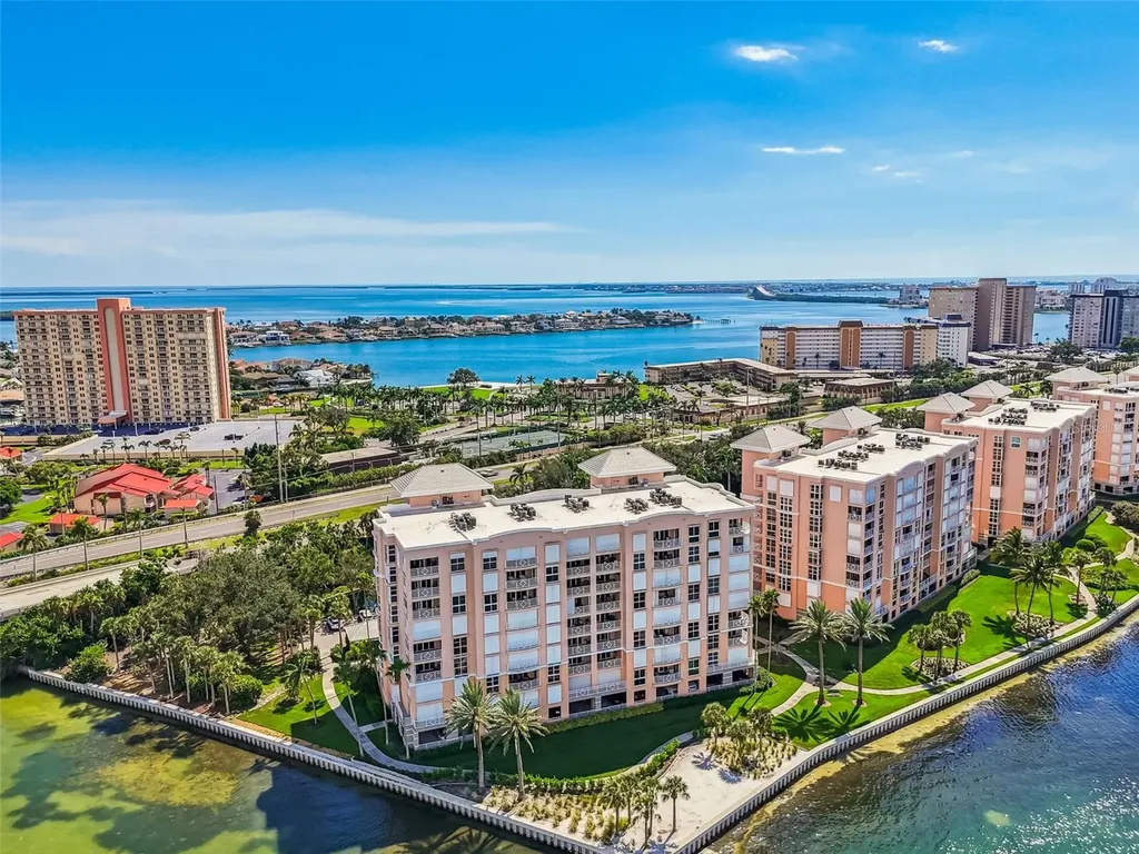 4991 Bacopa Lane S St Petersburg FL 33715