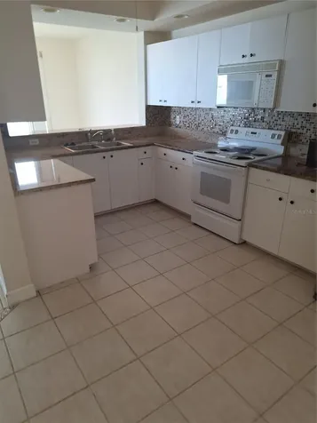 4991 Bacopa Lane S St Petersburg FL 33715