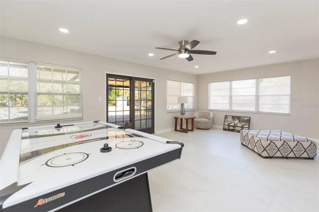 118 2nd Street NW Ruskin FL 33570