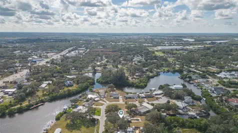 118 2nd Street NW Ruskin FL 33570