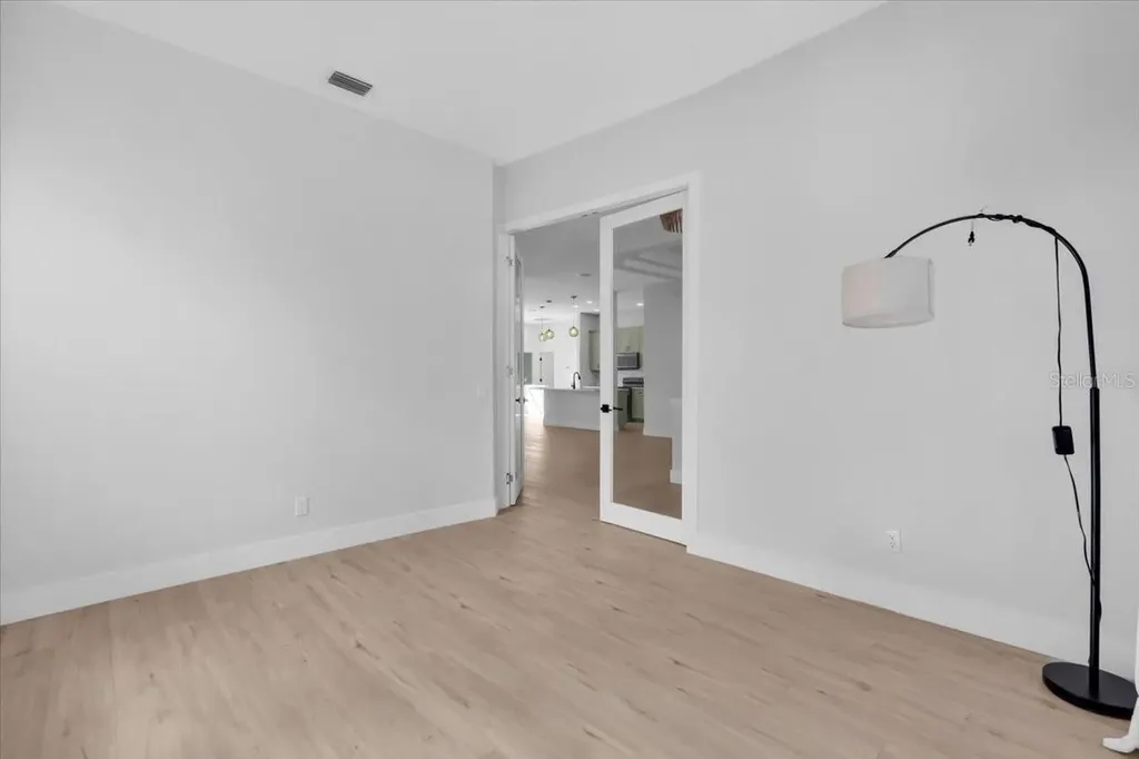 312 Londonderry Drive Sarasota FL 34240