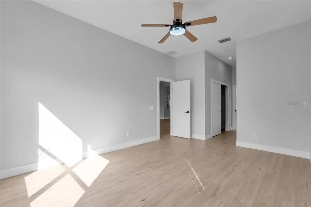 312 Londonderry Drive Sarasota FL 34240