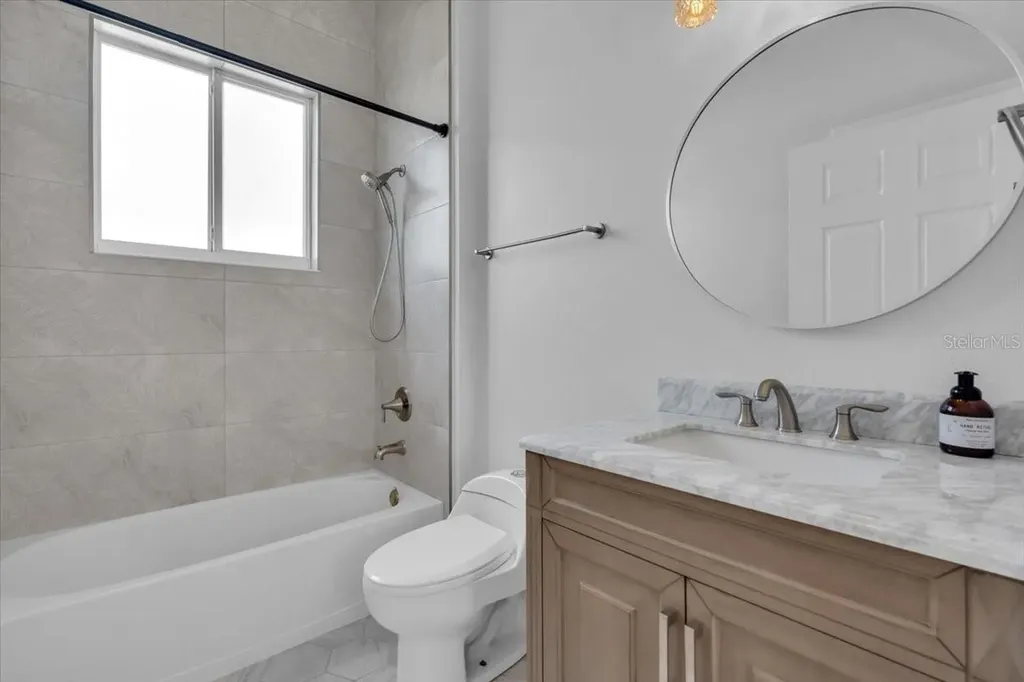 312 Londonderry Drive Sarasota FL 34240
