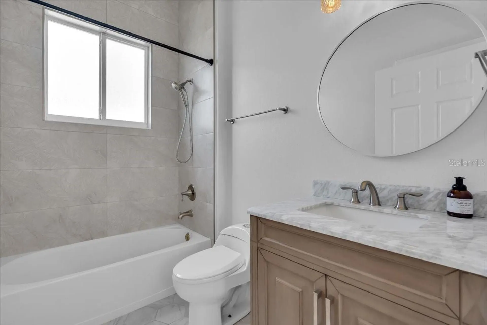 312 Londonderry Drive Sarasota FL 34240