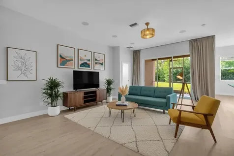 312 Londonderry Drive Sarasota FL 34240