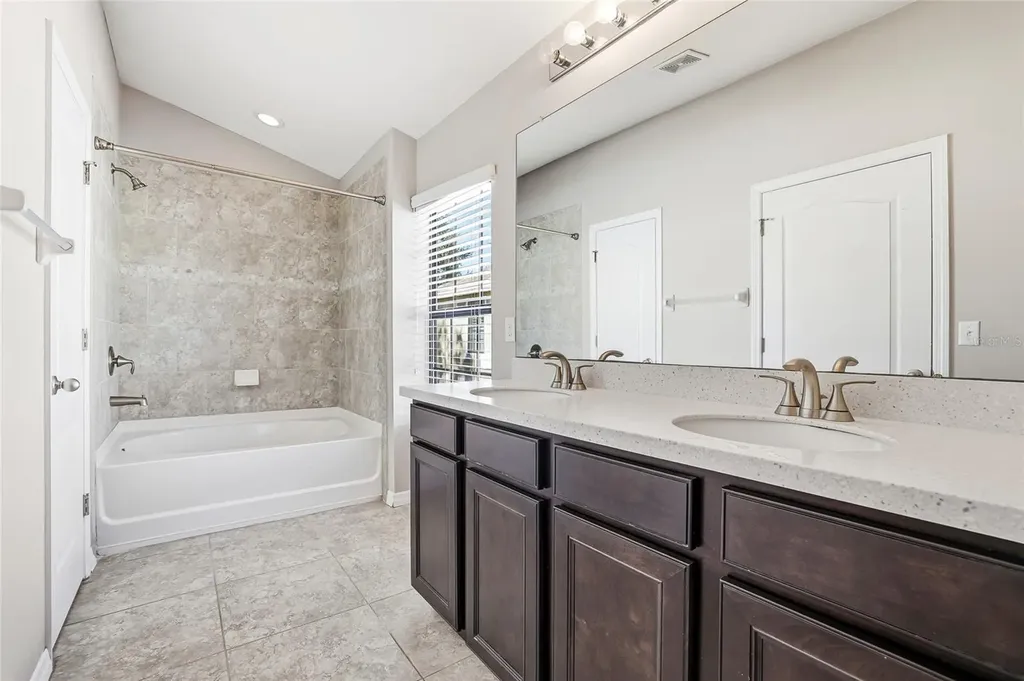 5723 Kingletsound Place Lithia FL 33547