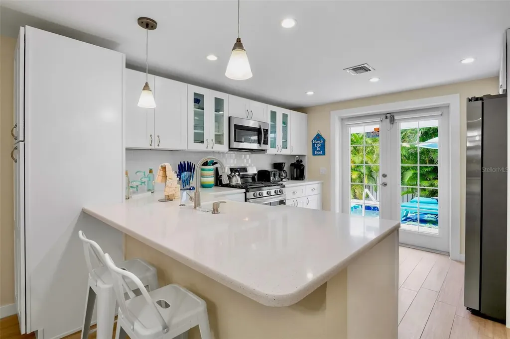 5803 Imperiore Avenue Holmes Beach FL 34217