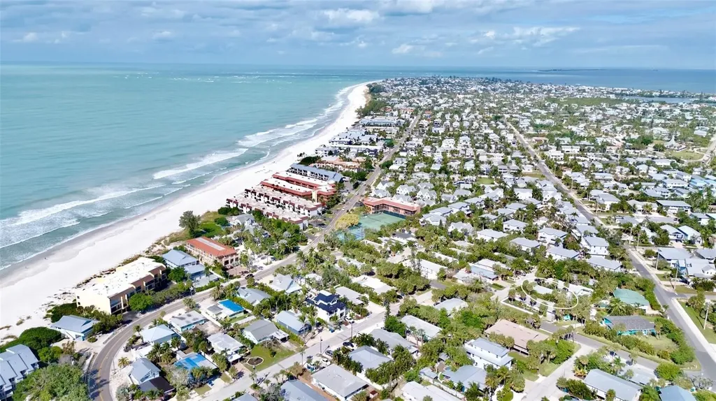 5803 Imperiore Avenue Holmes Beach FL 34217